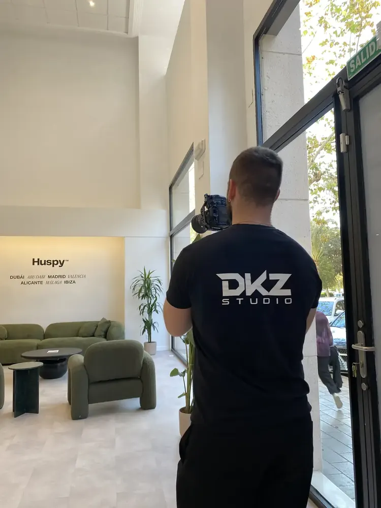 Producción fotográfica de DKZ Studio en las oficinas de Huspy en Alicante