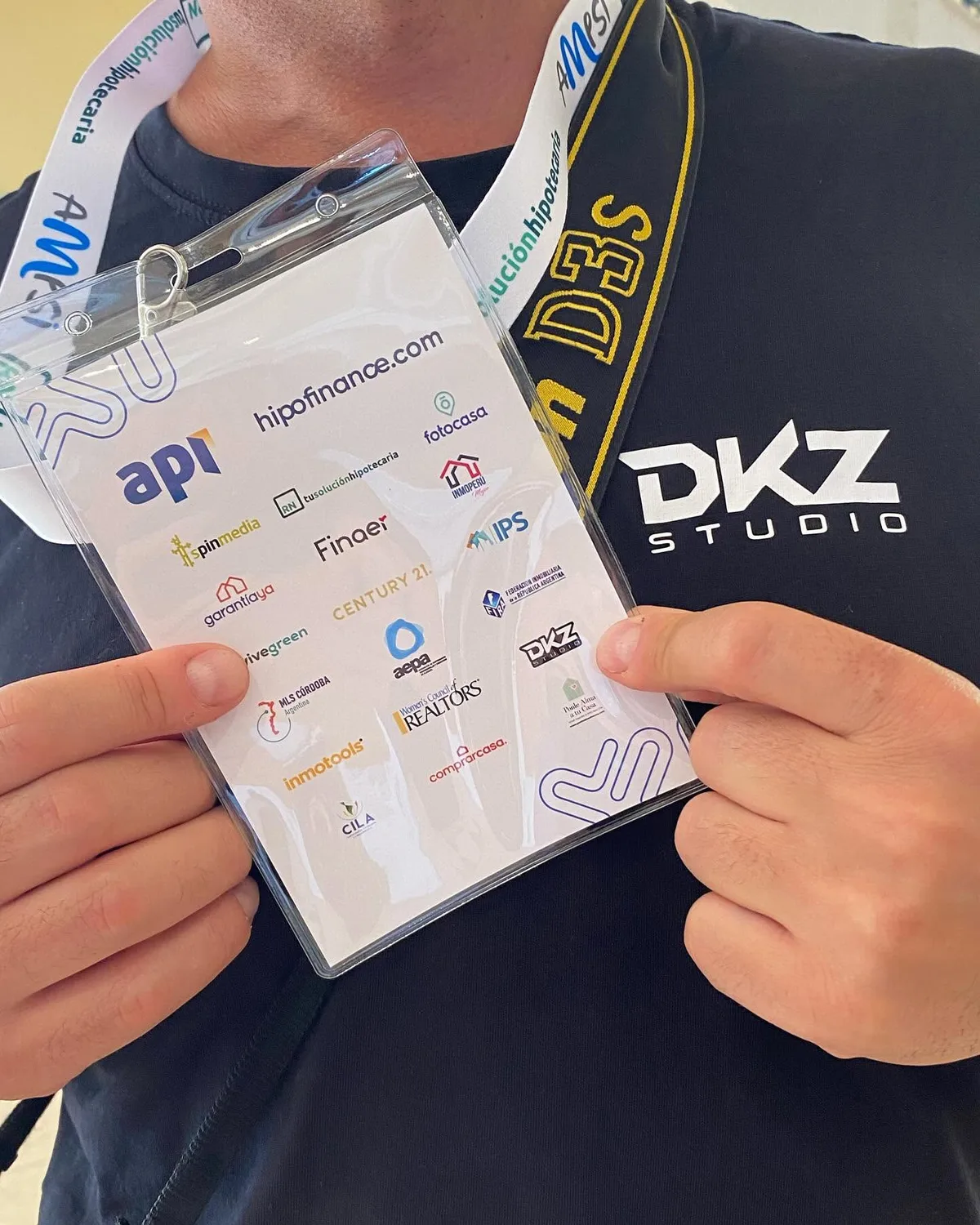Acreditación de prensa de DKZ Studio junto a marcas patrocinadoras en el Congreso AMPSI, cobertura audiovisual de eventos corporativos en Murcia